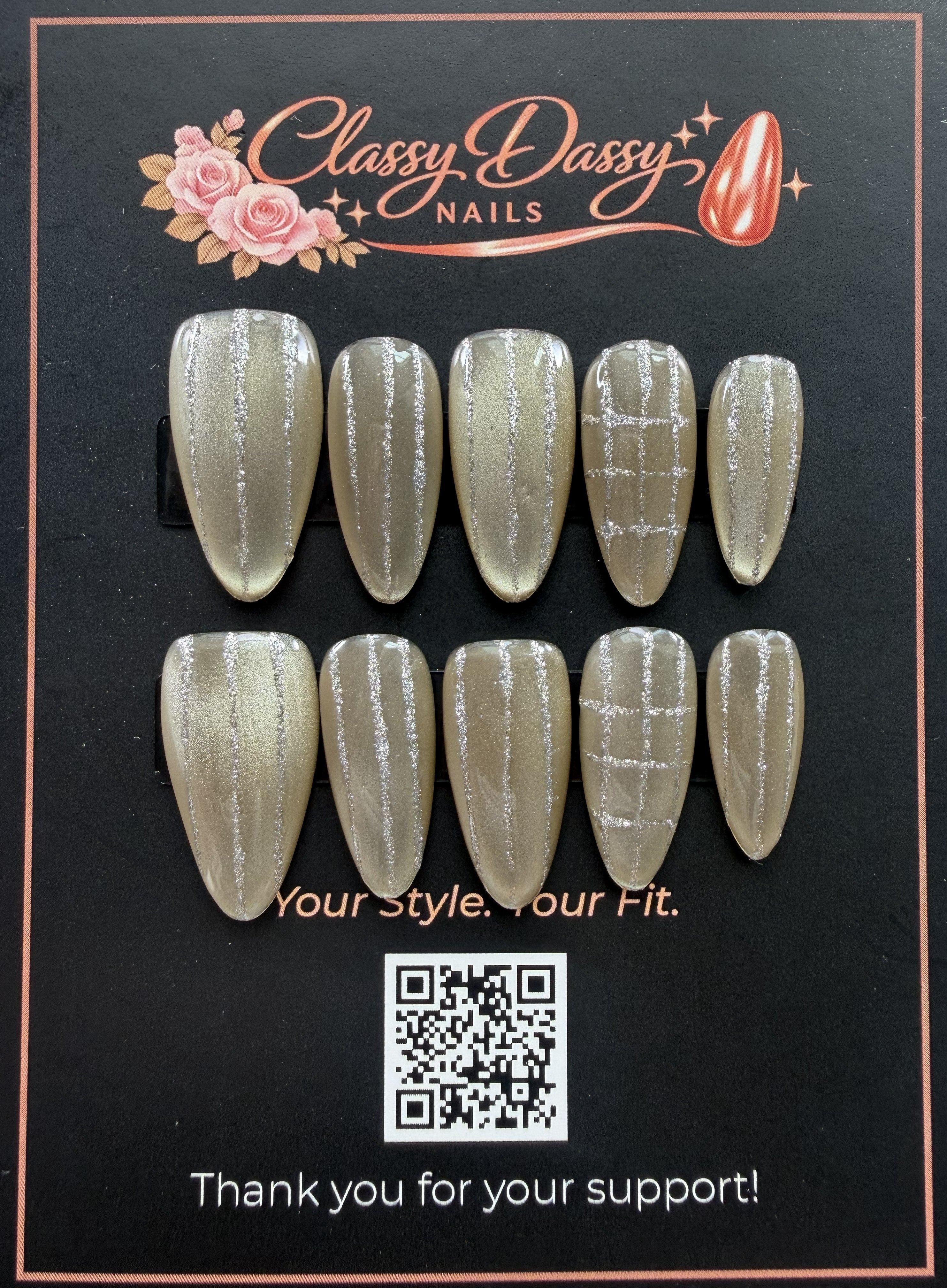Silver Cat Eye Grid Almond Press-On Nails – Medium Length